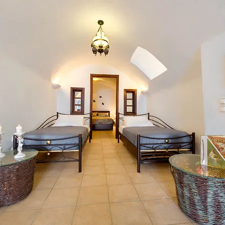 Nereids Santorini Villa Megalohóri