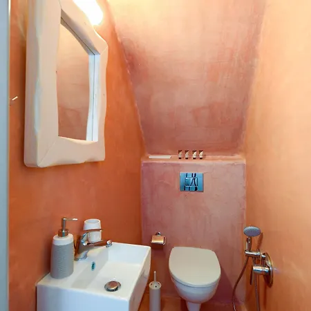 Nereids Santorini Villa *