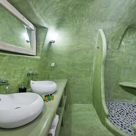 Nereids Santorini Villa *