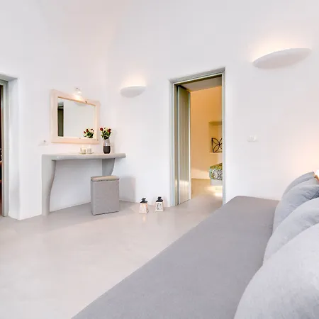 Nereids Santorini Villa Megalohóri
