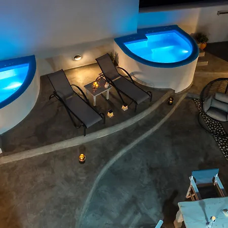 Nereids Santorini 梅加洛克里